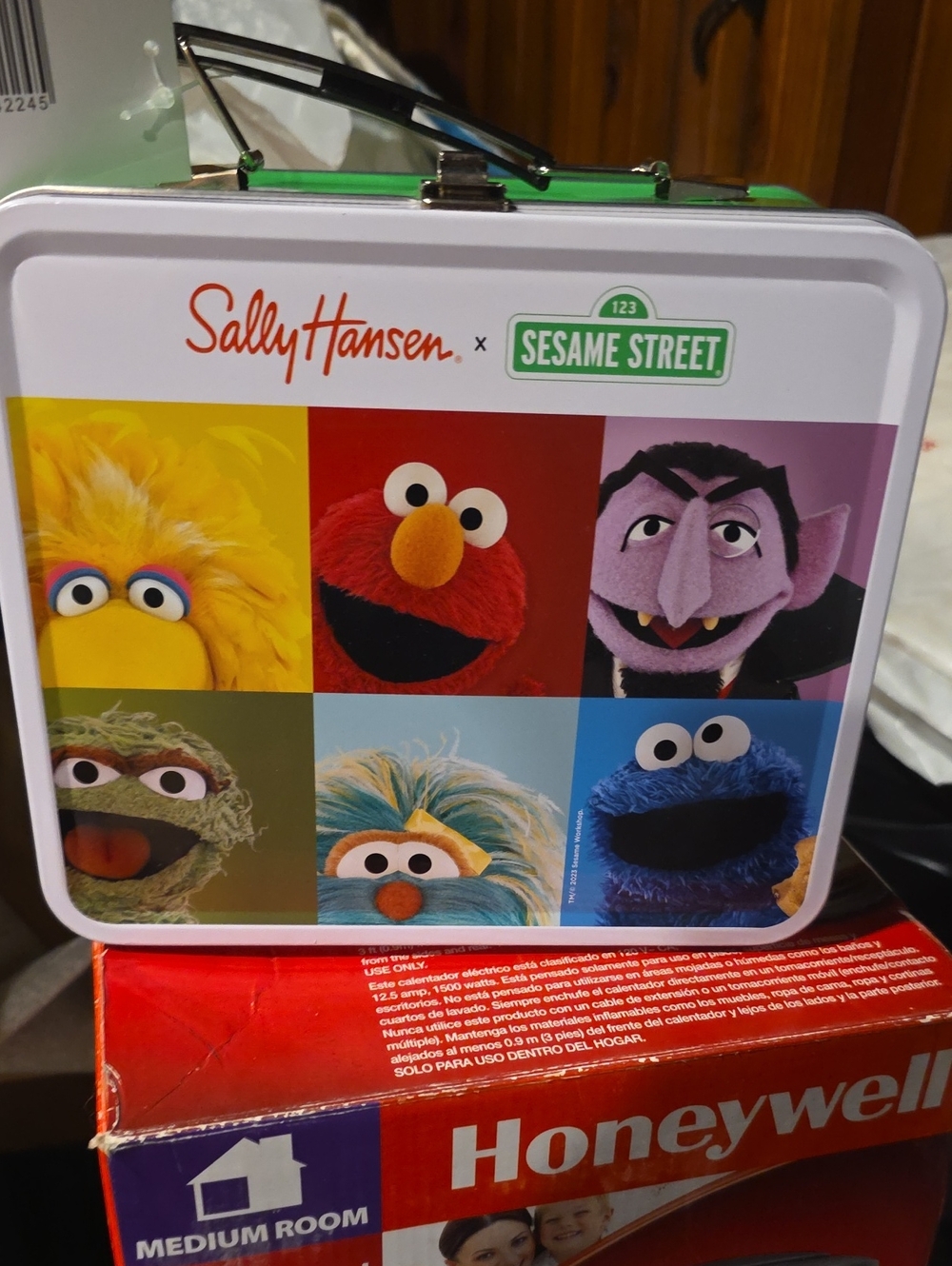 Sally Hansen x Sesame Street Kids Tin Lunchbox - Multicolor